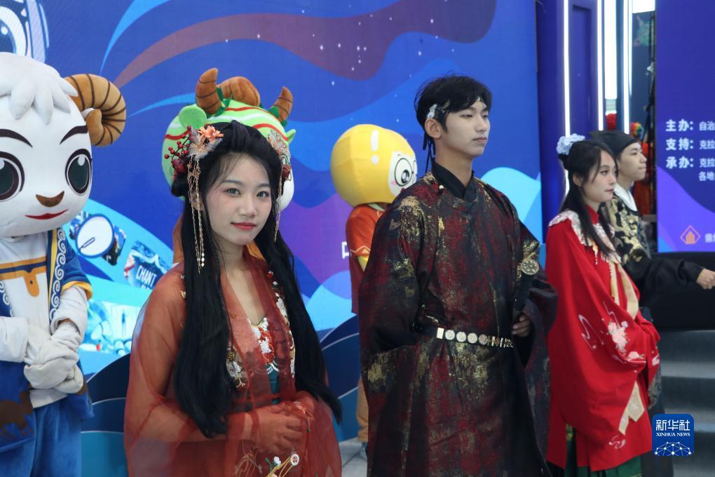最大的外围平台